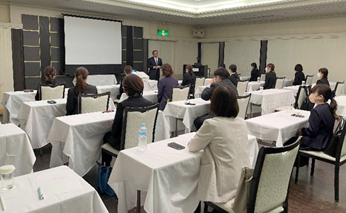 ホテルでの新入社員研修